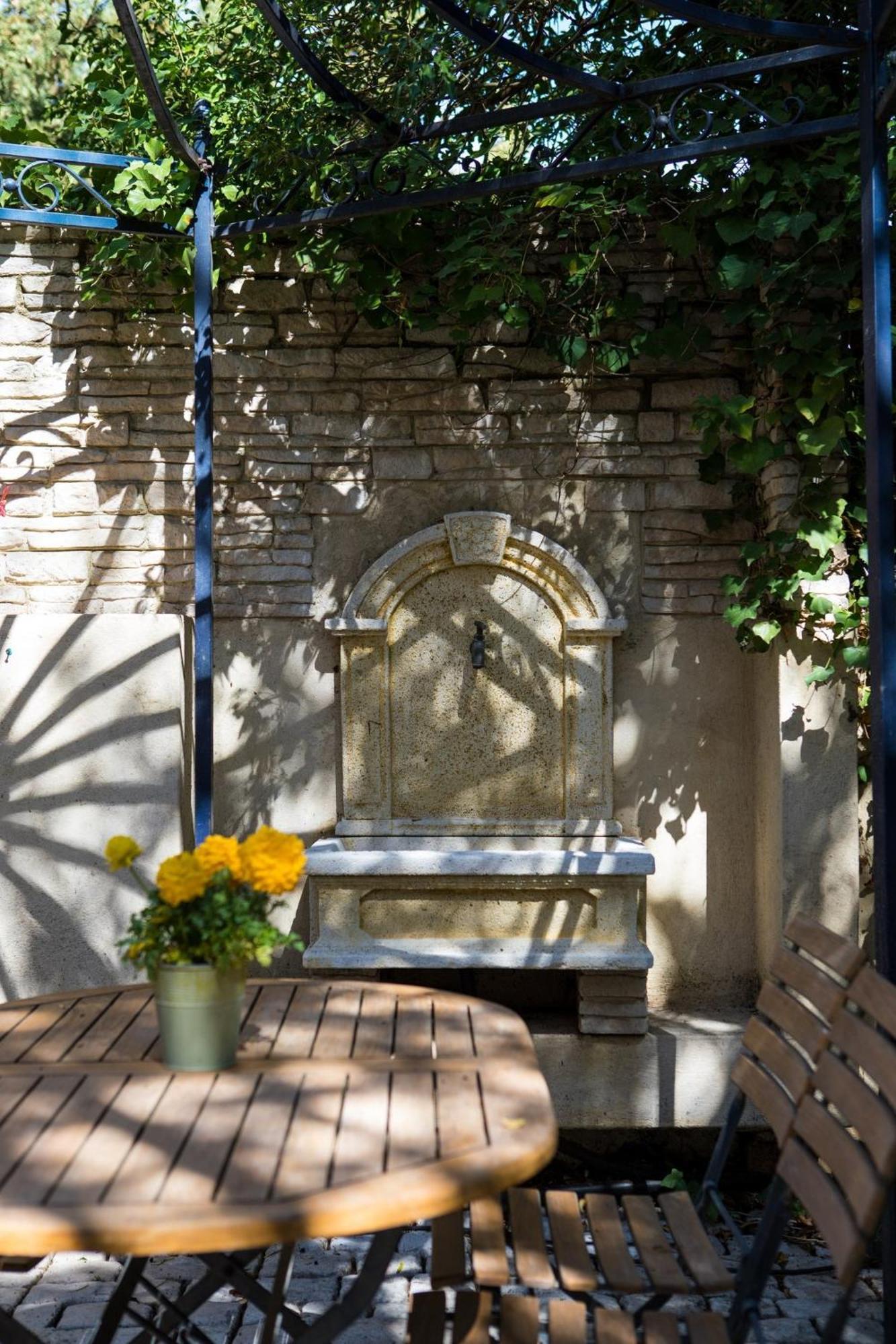 In Provence Hotel - Experience Atypique Venelles Exterior foto